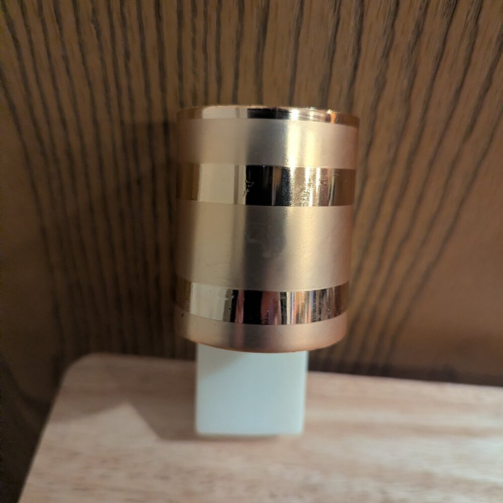 Bath & Body Works Wallflower Plug In Gold Stripe